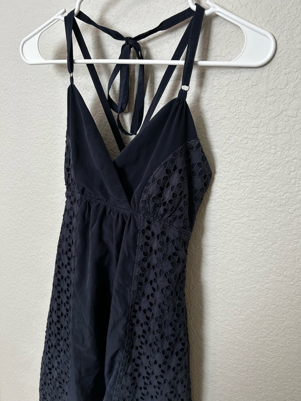 Athleta Navy Eyelet Halter Dress Tie Back Side Zip Size XS - Picture 3 of 7